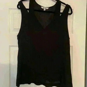 Black BB Dakota blouse. Size large.